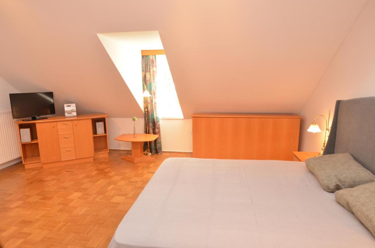 Apartments Vektor Vila Golf روغاسكا سْلاتِنا المظهر الخارجي الصورة
